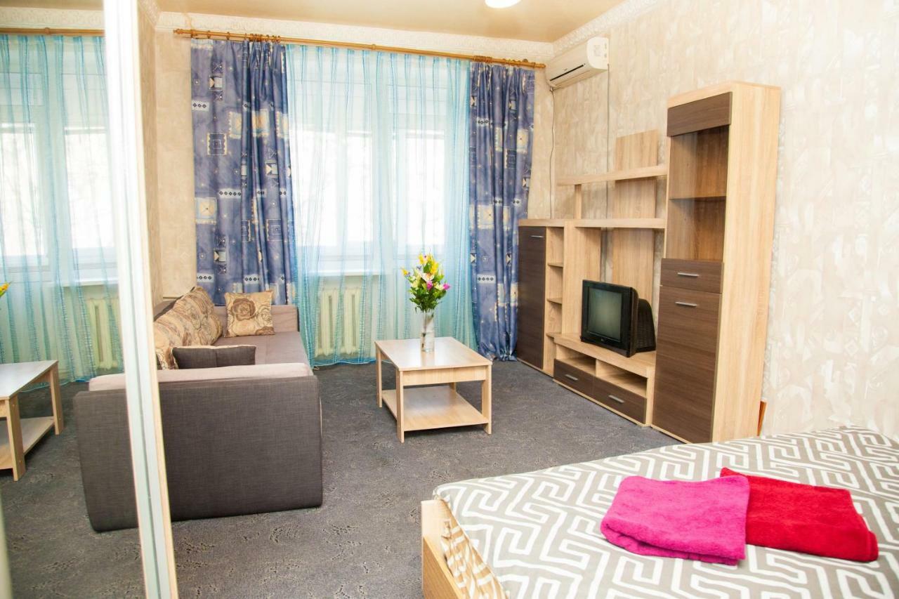 Semi-Luxury Apt On 82 Nezalezhnoi Ukrаiny Street Near Intourist Hotel Zaporizhia ภายนอก รูปภาพ