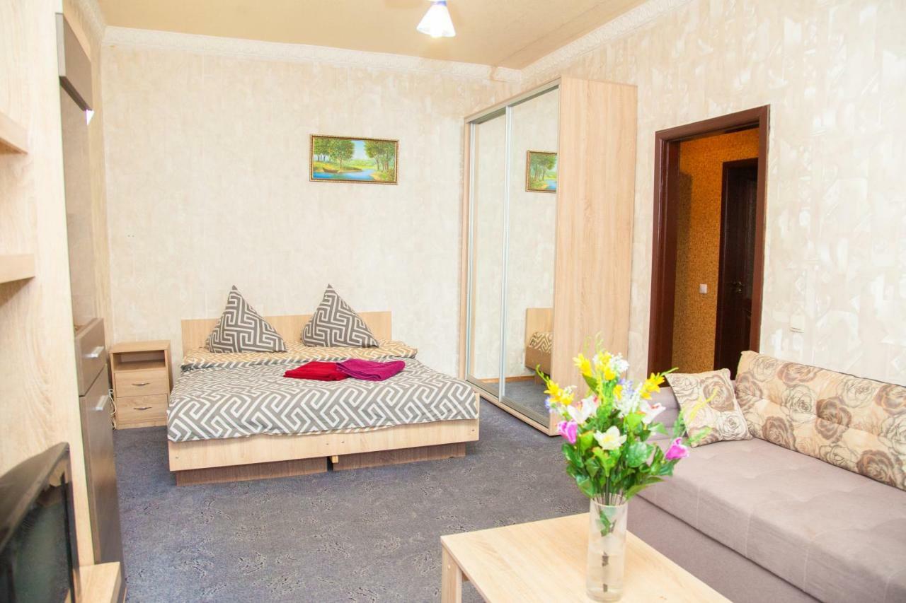 Semi-Luxury Apt On 82 Nezalezhnoi Ukrаiny Street Near Intourist Hotel Zaporizhia ภายนอก รูปภาพ