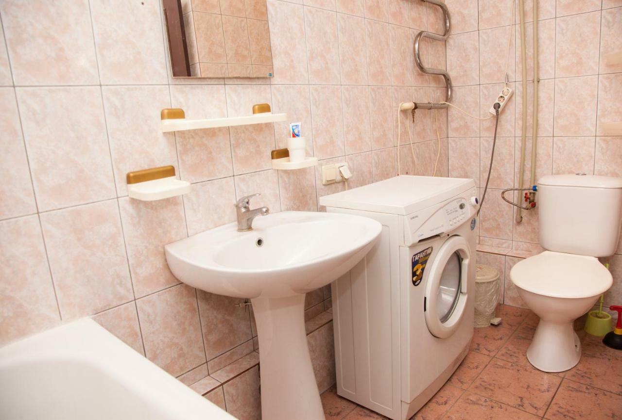Semi-Luxury Apt On 82 Nezalezhnoi Ukrаiny Street Near Intourist Hotel Zaporizhia ภายนอก รูปภาพ
